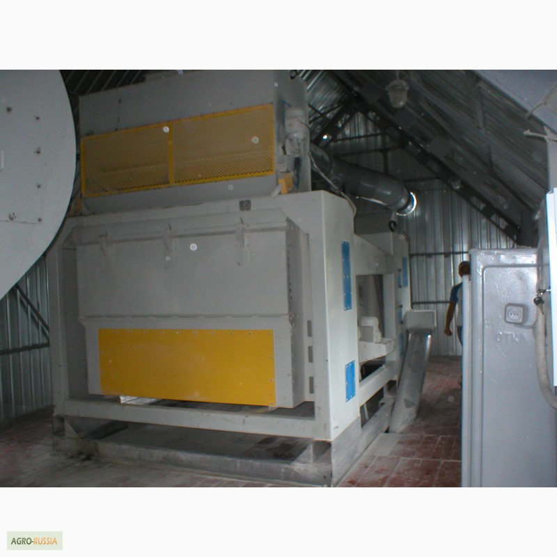 Фото 2. Сепаратор зерноочистительный БСХ-200 с пневмоканалом и питателем