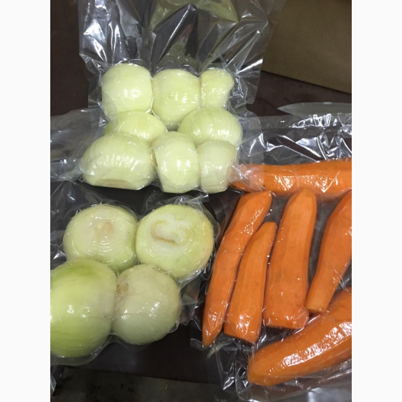 Фото 13. Овощи очищенные в вакуумной упаковке (картофель, лук, морковь, чеснок, свекла)