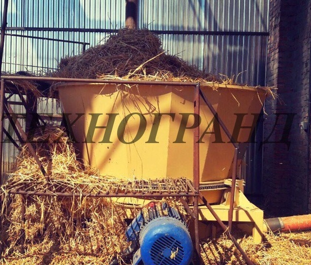 Фото 4. Измельчитель сена и соломы. Соломорезка
