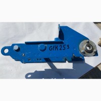 G1K253 Кронштейн в сборе Kinze Кинзе