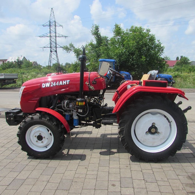 Фото 9. Мини-трактор DW 244 AHT, 24 л.с., 4х4, гидроусилитель 2014 год