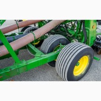 Пневматическая сеялка John Deere 740A